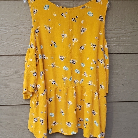 Eyeshadow brand yellow cold shoulder top 2x - Picture 9 of 10